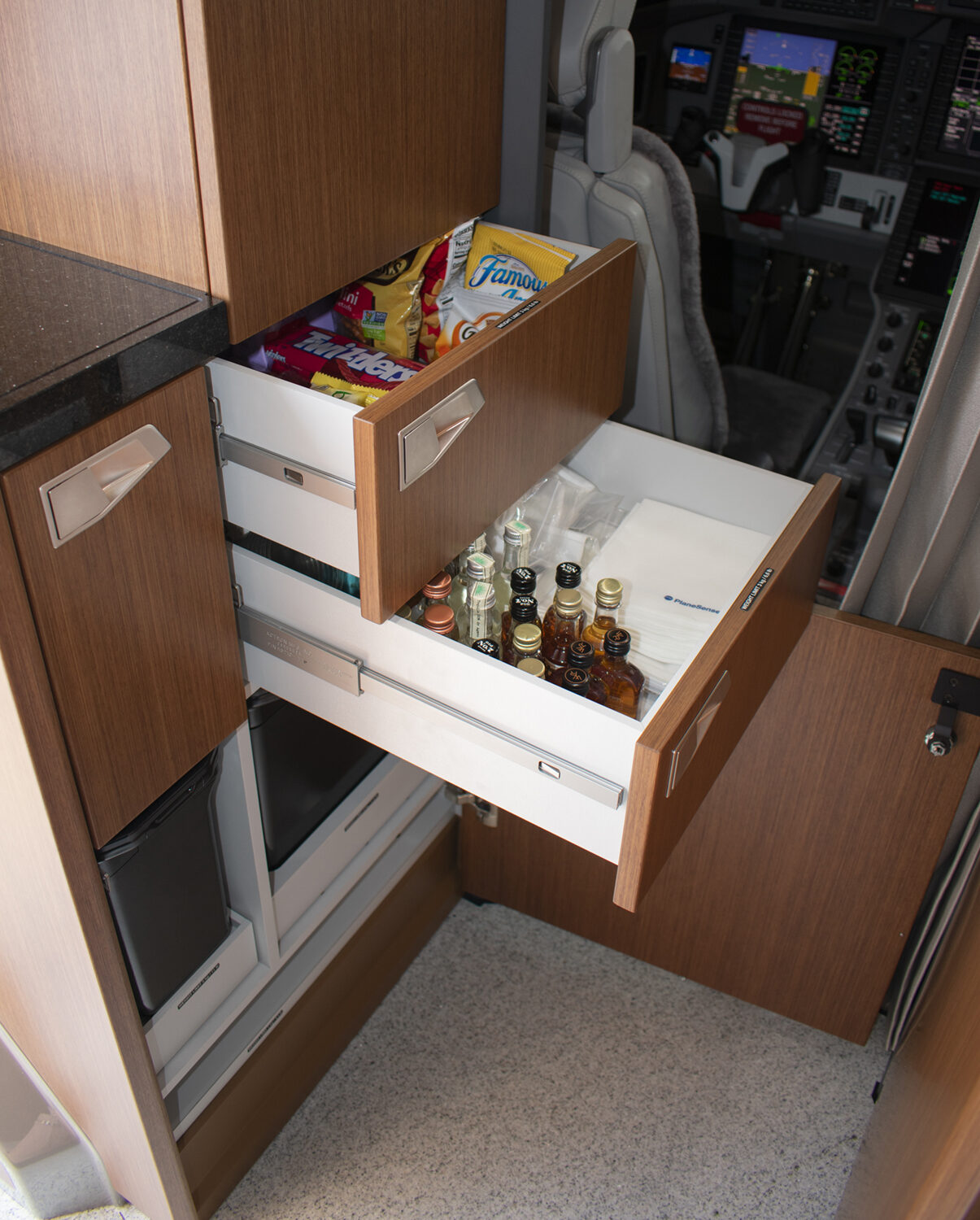 225galley5